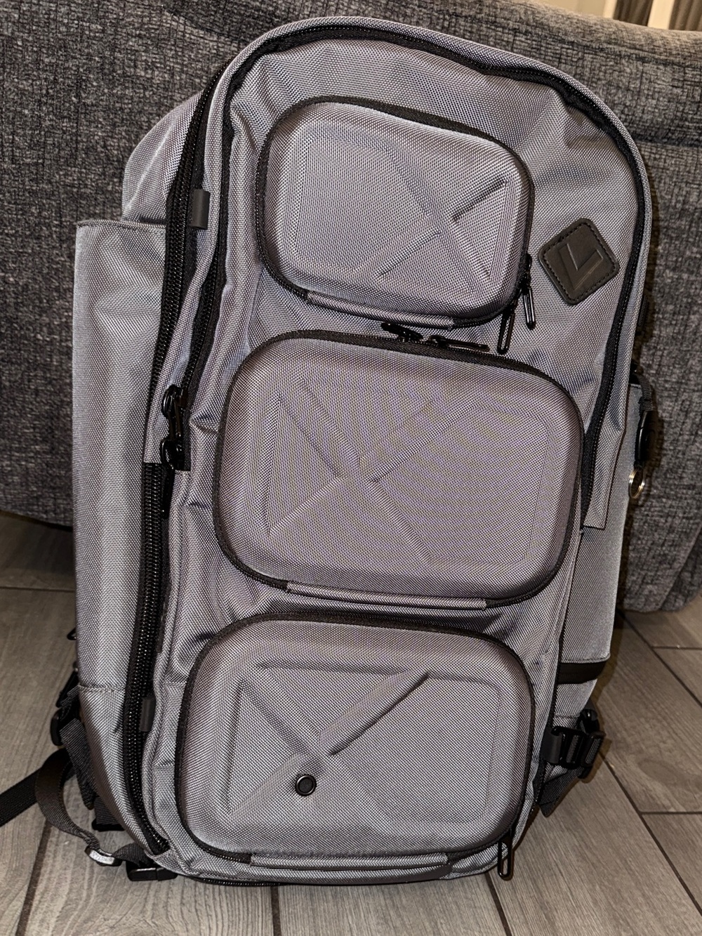 VERIA Islanders Savvy 35L Travel Backpack Gray NWT